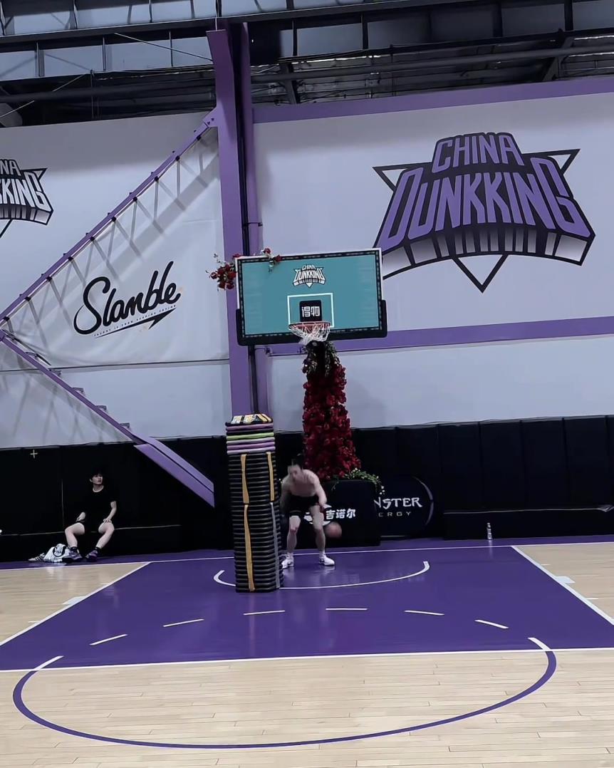 兄弟，這個(gè)摸高如何？