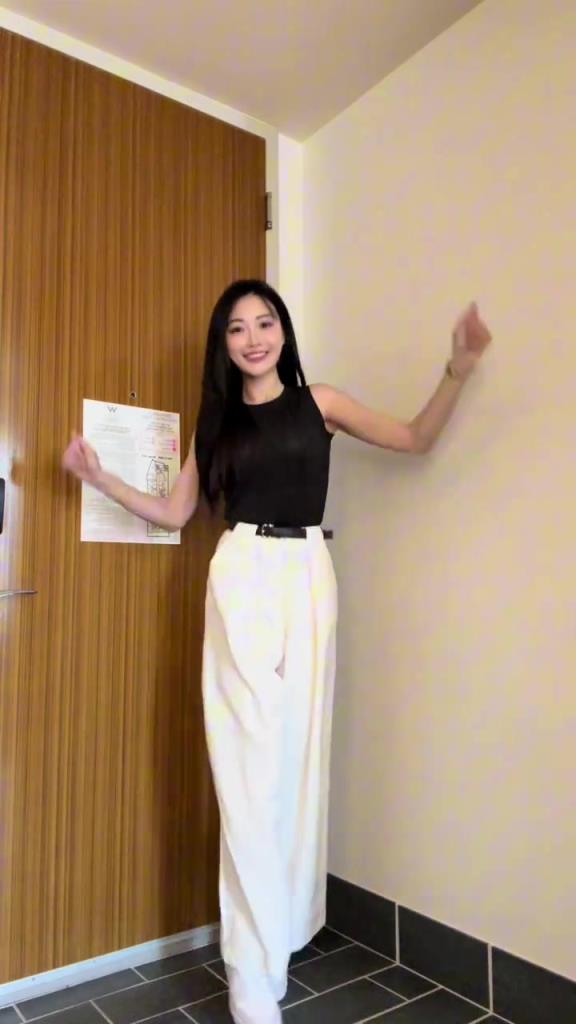 孟超曬自拍：常規(guī)賽正式收官啦，咱們季后賽見啦！