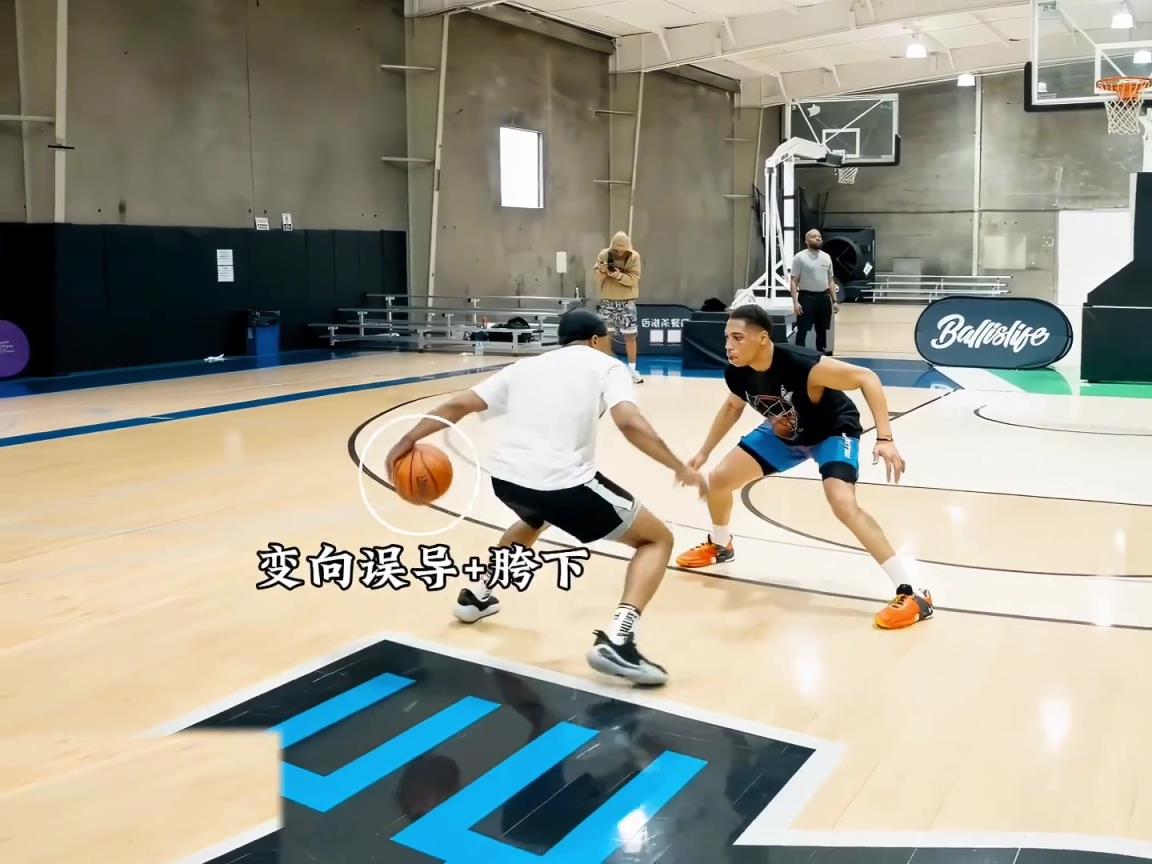 “實(shí)戰(zhàn)中的節(jié)奏過人動(dòng)作鑒賞，連續(xù)胯下變向舞蹈銜接頓拜突破”